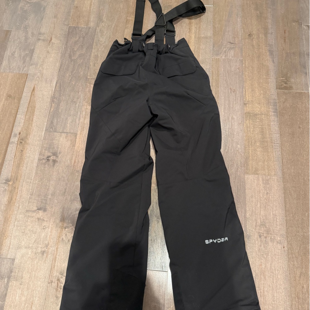 Spyder boys size 20 black ski pants excellent condition